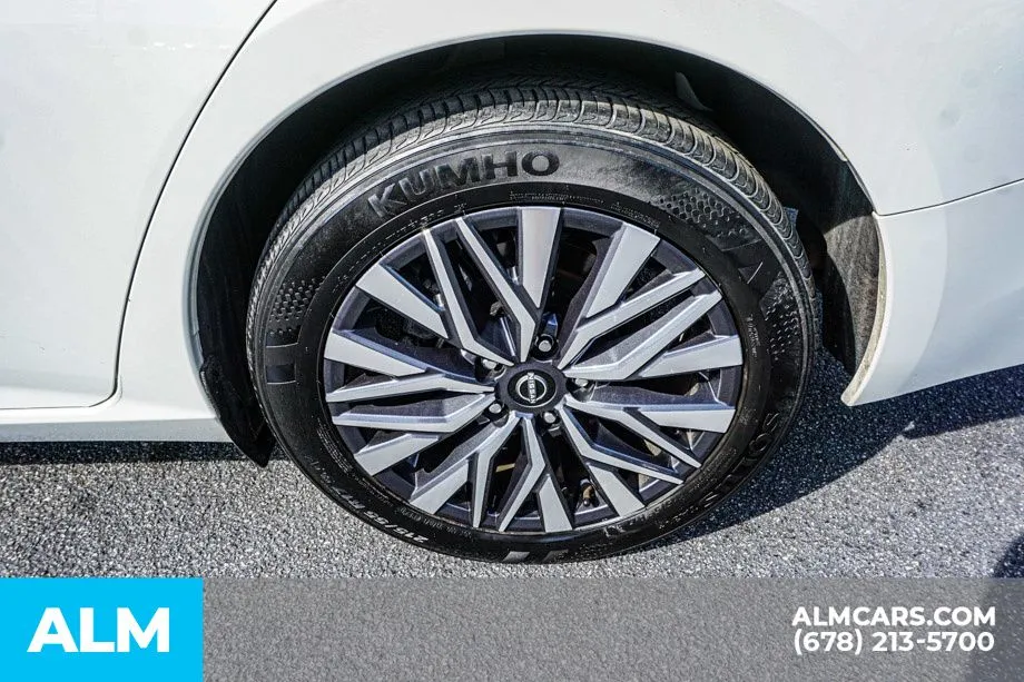 2025 Nissan Altima SV - Photo 17