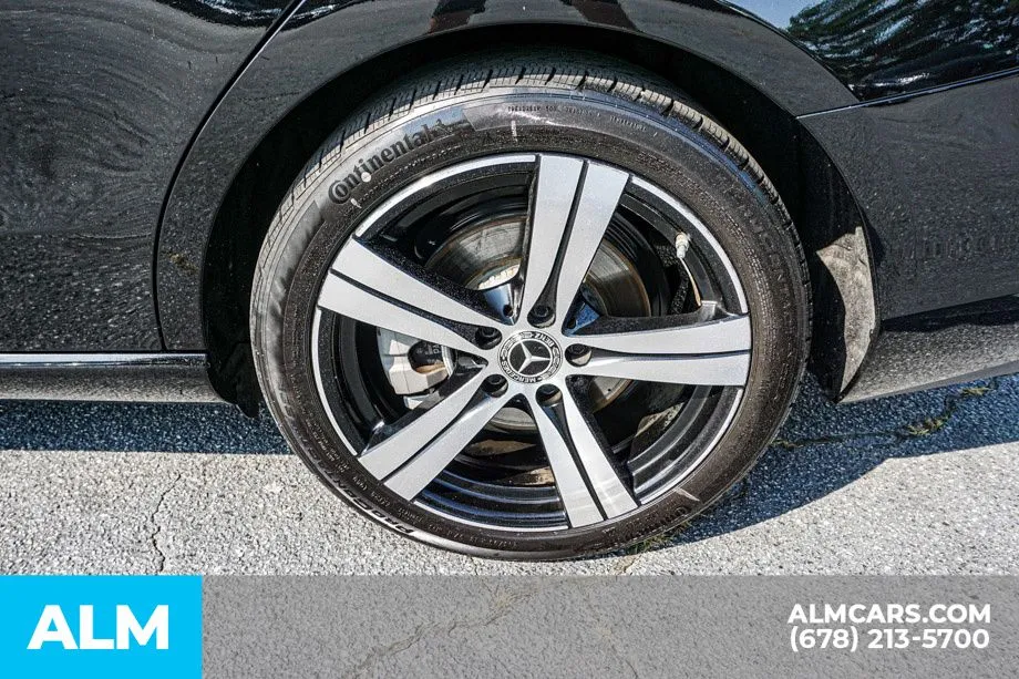 2025 Mercedes-Benz C-Class Sedan C 300 - Photo 17