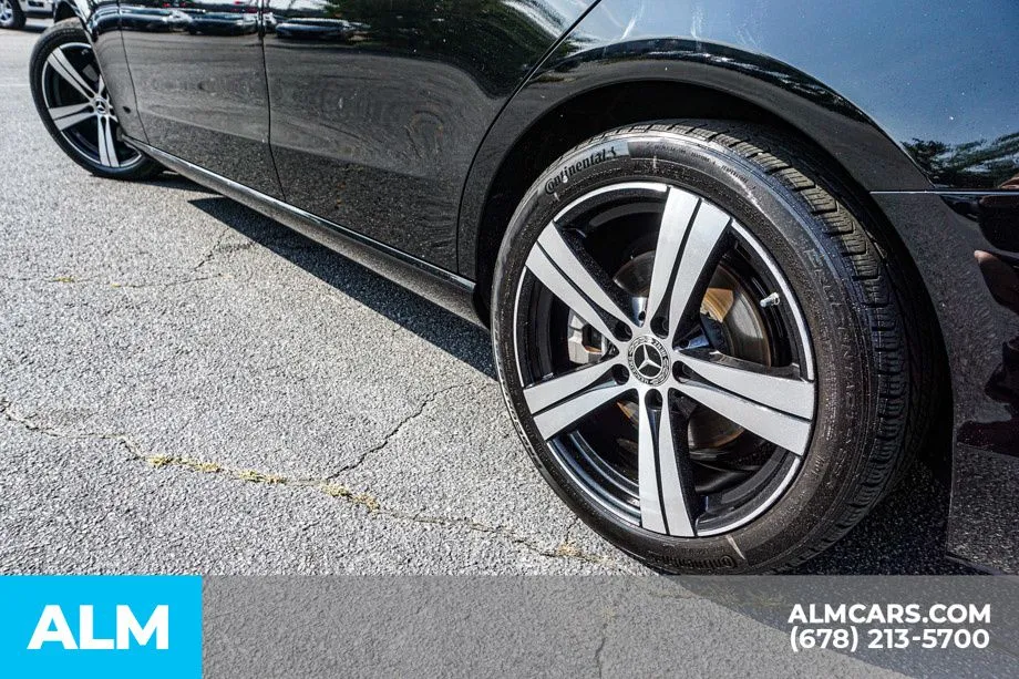 2025 Mercedes-Benz C-Class Sedan C 300 - Photo 16