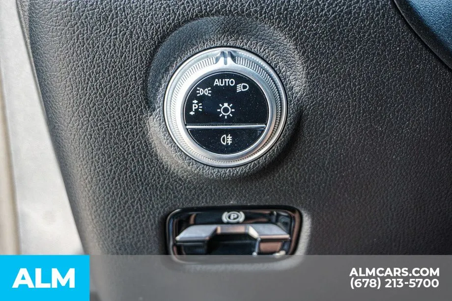 2025 Mercedes-Benz C-Class Sedan C 300 - Photo 45