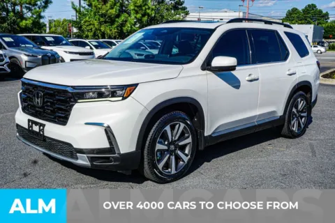Photos of 2023 Honda Pilot Touring for sale in Kennesaw, GA at ALM Kennesaw