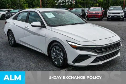 More photos of 2024 Hyundai Elantra SEL at ALM Kennesaw, GA