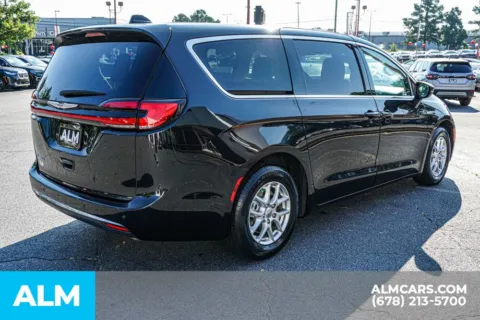 More photos of 2023 Chrysler Pacifica Touring L at ALM Kennesaw, GA