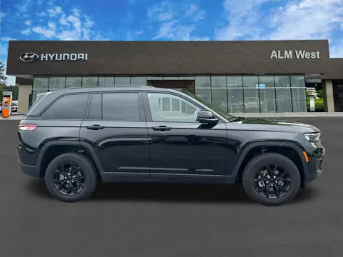 More photos of 2025 Jeep Grand Cherokee Altitude at ALM Hyundai West, GA