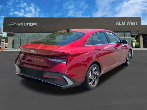 More photos of 2024 Hyundai Elantra SEL at ALM Hyundai West, GA