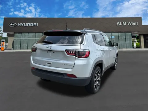 More photos of 2025 Jeep Compass Limited at ALM Hyundai West, GA
