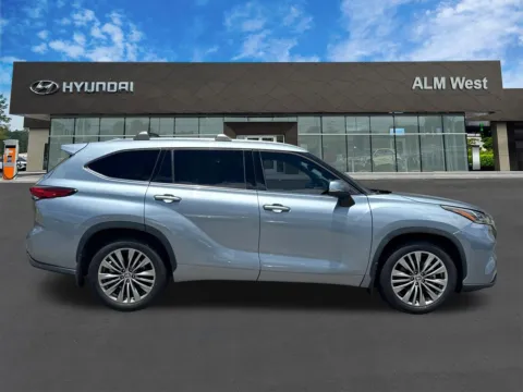 More photos of 2021 Toyota Highlander Platinum at ALM Hyundai West, GA