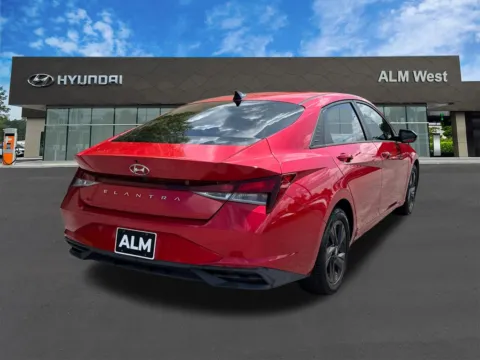 More photos of 2022 Hyundai Elantra SEL at ALM Hyundai West, GA