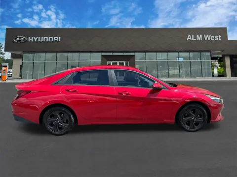 More photos of 2022 Hyundai Elantra SEL at ALM Hyundai West, GA