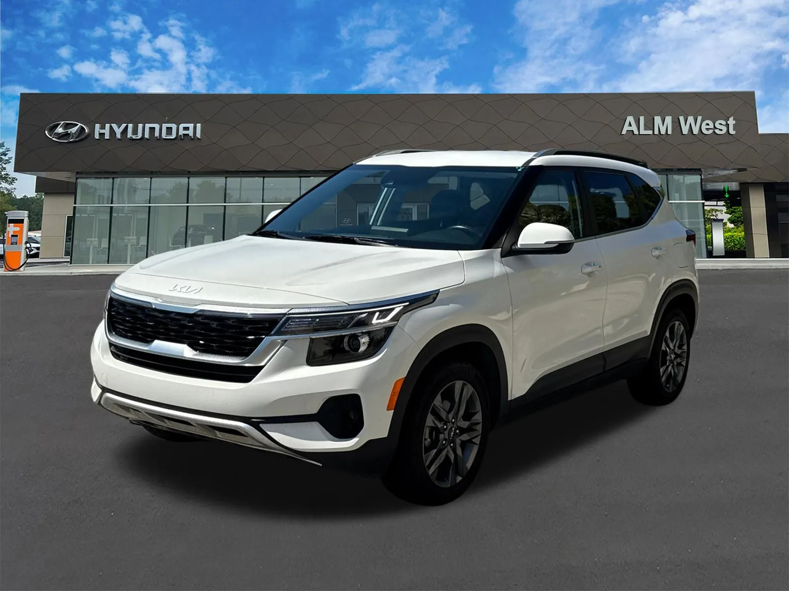 White 2023 Kia Seltos S for sale in Lithia Springs, GA