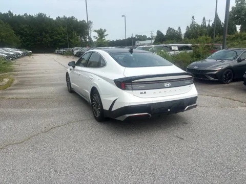 More photos of 2024 Hyundai Sonata Hybrid Limited at ALM Hyundai West, GA