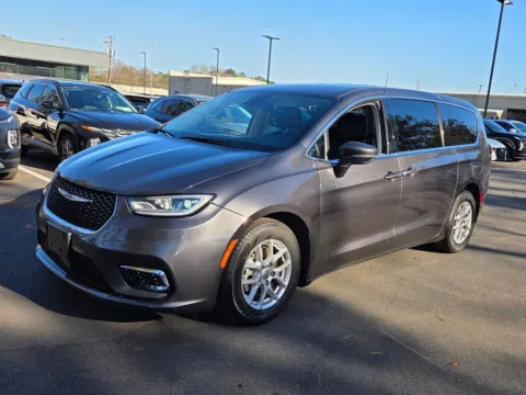 Unknown 2023 Chrysler Pacifica Touring L for sale in Lithia Springs, GA