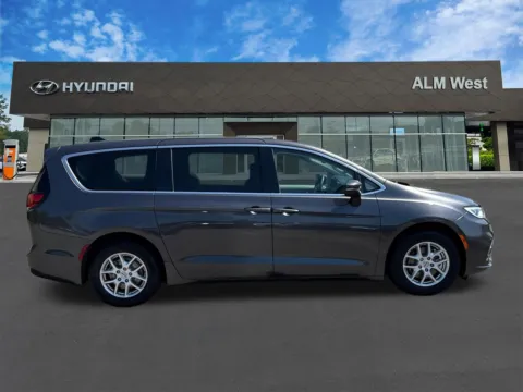 More photos of 2023 Chrysler Pacifica Touring L at ALM Hyundai West, GA
