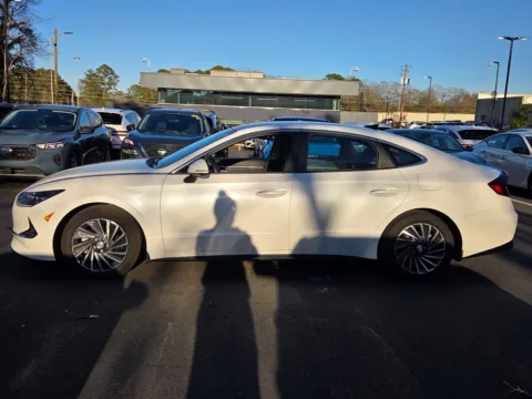 Photos of 2022 Hyundai Sonata Hybrid Limited for sale in Lithia Springs, GA at ALM Hyundai West