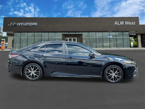 More photos of 2023 Toyota Camry SE at ALM Hyundai West, GA