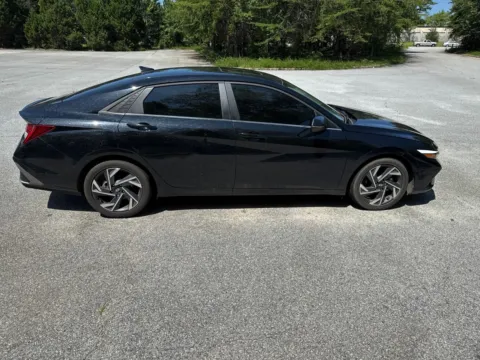 More photos of 2025 Hyundai Elantra Limited at ALM Hyundai West, GA