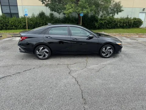 More photos of 2025 Hyundai Elantra SEL Sport at ALM Hyundai West, GA