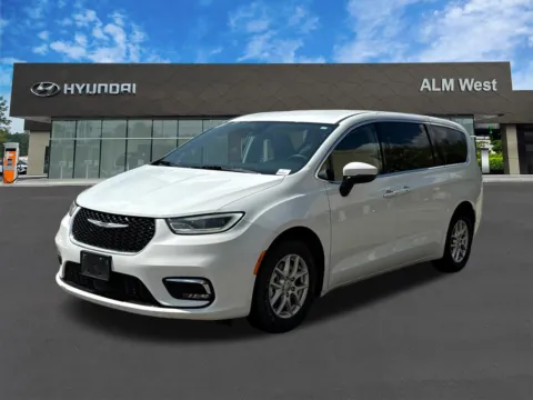 White 2023 Chrysler Pacifica Touring L for sale in Lithia Springs, GA