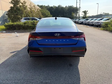 More photos of 2025 Hyundai Elantra SEL Convenience at ALM Hyundai West, GA