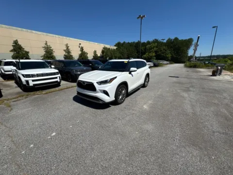 White 2021 Toyota Highlander Platinum for sale in Lithia Springs, GA