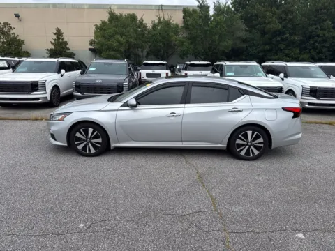 Photos of 2021 Nissan Altima 2.5 SV for sale in Lithia Springs, GA at ALM Hyundai West