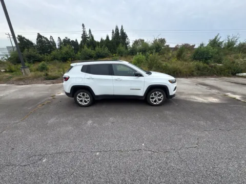 More photos of 2024 Jeep Compass Latitude at ALM Hyundai West, GA