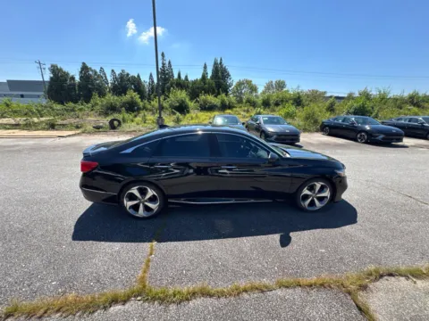 More photos of 2018 Honda Accord Touring at ALM Hyundai West, GA