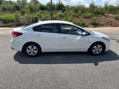 More photos of 2017 Kia Forte LX at ALM Hyundai West, GA