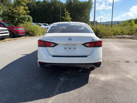 More photos of 2021 Nissan Altima 2.5 SR at ALM Hyundai West, GA