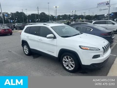 More photos of 2018 Jeep Cherokee Latitude at ALM CDJR Macon, GA
