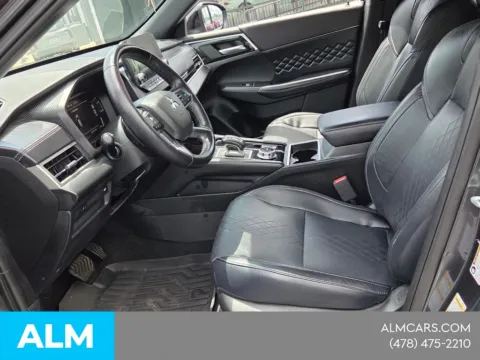 More photos of 2024 Mitsubishi Outlander SEL at ALM CDJR Macon, GA