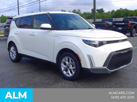 More photos of 2025 Kia Soul LX at ALM CDJR Macon, GA