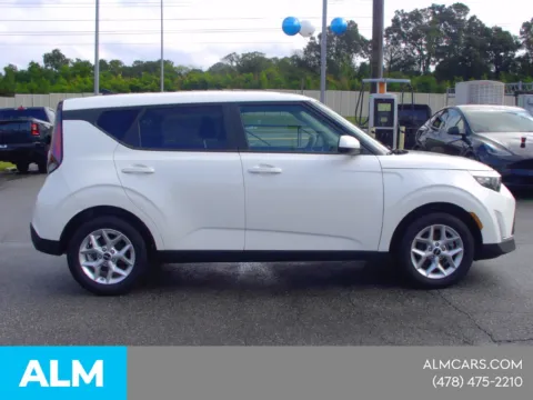 More photos of 2025 Kia Soul LX at ALM CDJR Macon, GA