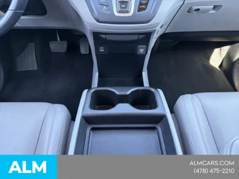 More photos of 2024 Honda Odyssey EX-L at ALM CDJR Macon, GA