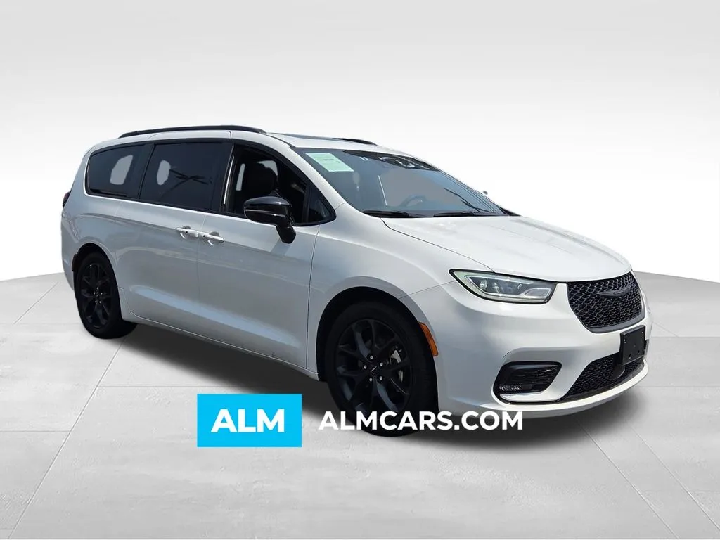 White 2025 Chrysler Pacifica Limited for sale in Macon, GA