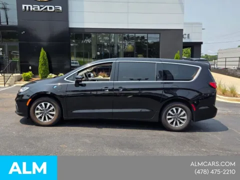 More photos of 2024 Chrysler Pacifica Hybrid Select at ALM CDJR Macon, GA