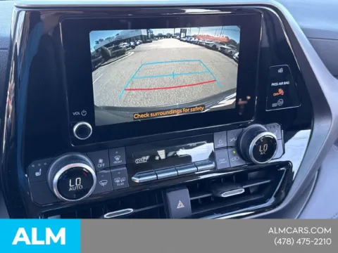 More photos of 2023 Toyota Highlander XLE at ALM CDJR Macon, GA