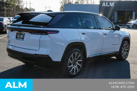 More photos of 2025 Jeep Wagoneer S Limited at ALM CDJR Macon, GA