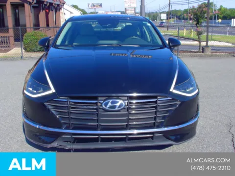 Photos of 2022 Hyundai Sonata SE for sale in Macon, GA at ALM CDJR Macon