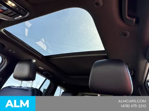 More photos of 2024 Jeep Grand Cherokee 4xe at ALM CDJR Macon, GA