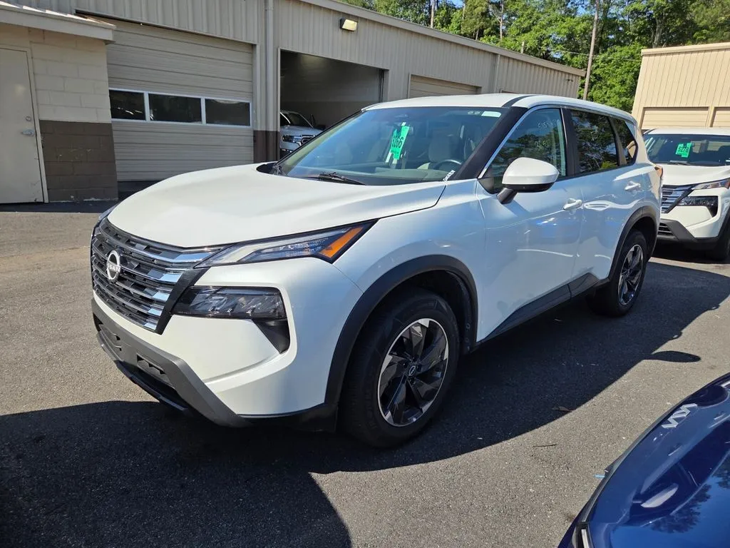 White 2025 Nissan Rogue SV for sale in Macon, GA