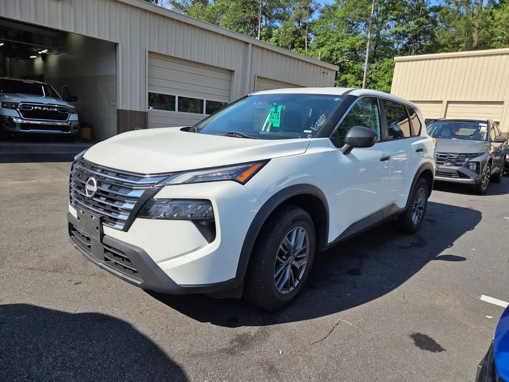 White 2024 Nissan Rogue S for sale in Macon, GA
