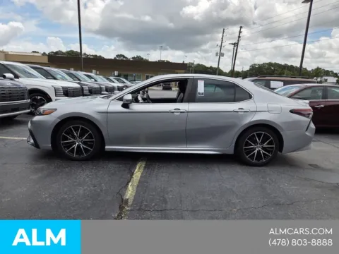Photos of 2022 Toyota Camry SE for sale in Macon, GA at ALM Hyundai Macon