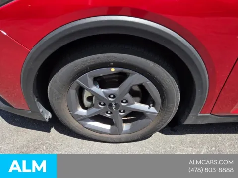 More photos of 2025 Kia K4 LXS at ALM Hyundai Macon, GA