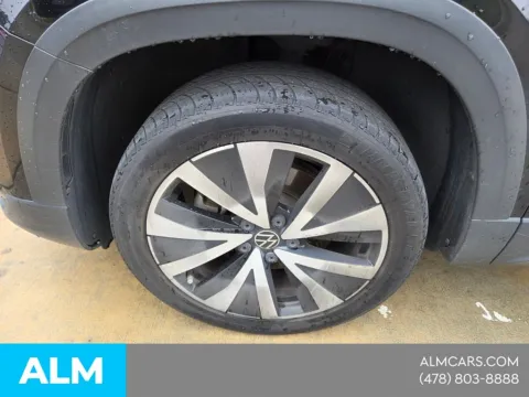 More photos of 2022 Volkswagen Taos 1.5T SE at ALM Hyundai Macon, GA