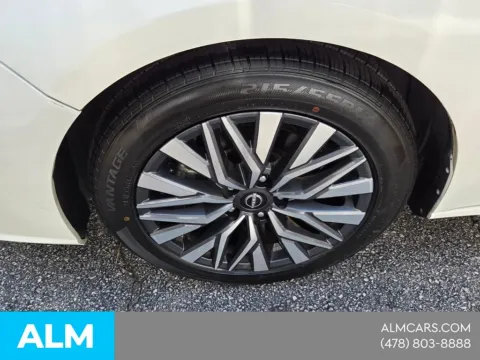 Photos of 2025 Nissan Altima 2.5 SV for sale in Macon, GA at ALM Hyundai Macon