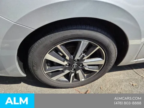 Photos of 2024 Nissan Versa 1.6 SV for sale in Macon, GA at ALM Hyundai Macon