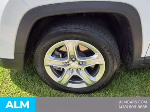 Another view of 2024 Jeep Compass Latitude for sale in Macon, GA at ALM Hyundai Macon