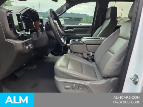 More photos of 2025 GMC Sierra 1500 SLT at ALM Hyundai Macon, GA