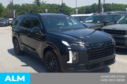 Photos of 2025 Hyundai Palisade Calligraphy Night Edition for sale in Macon, GA at ALM Hyundai Macon